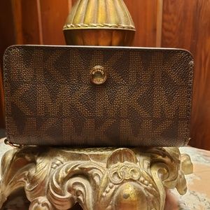 Michael Kors phone wallet